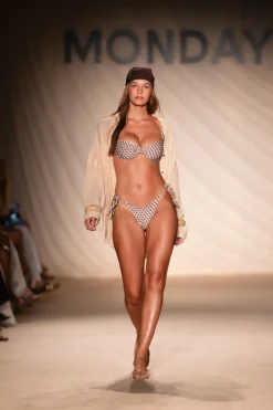 Monday Swimwear Cala Roja Top -